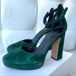 Green Velvet Platform Heels 🦖